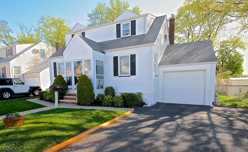 Property Photo:  10 Utica Ter  NJ 07410 