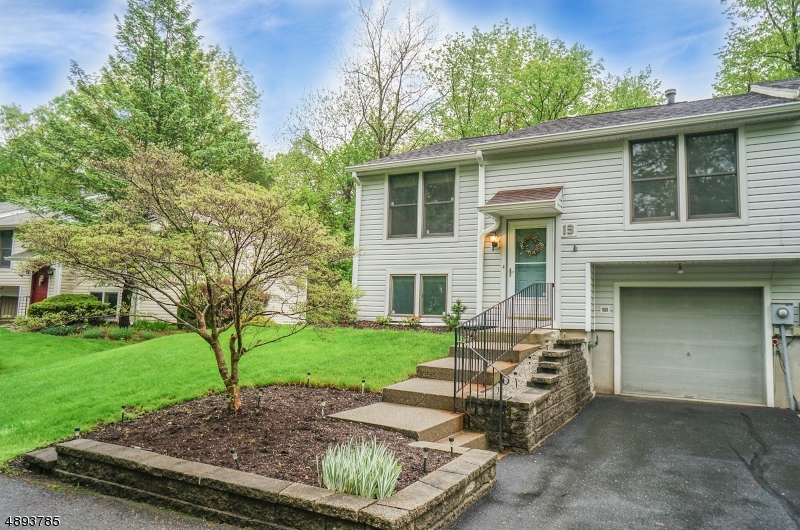 Property Photo: 13 Pebblestone Ln NJ 07419