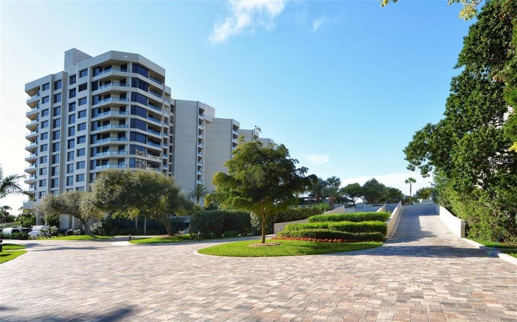 Property Photo: 1211 Gulf Of Mexico Drive 104 FL 34228