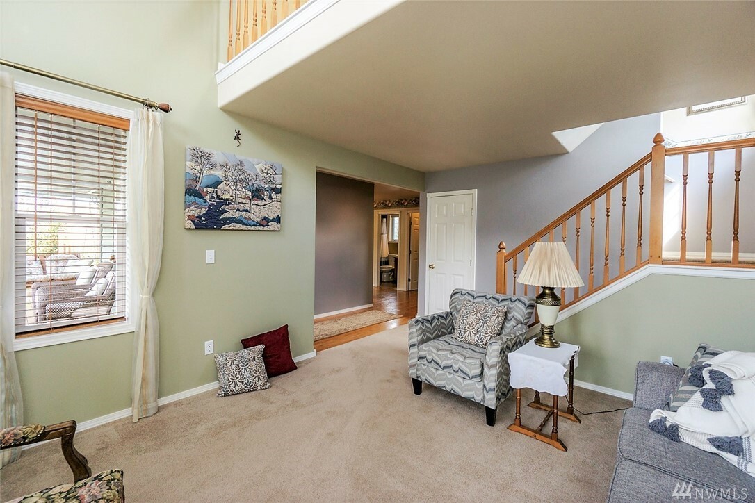 Property Photo: 319 Ave H WA 98290