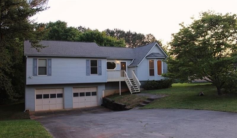 Property Photo:  131 Deerfield Drive   30115 