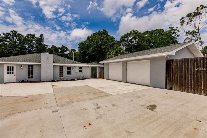 Property Photo:  2711 Grafton Street  FL 34231 