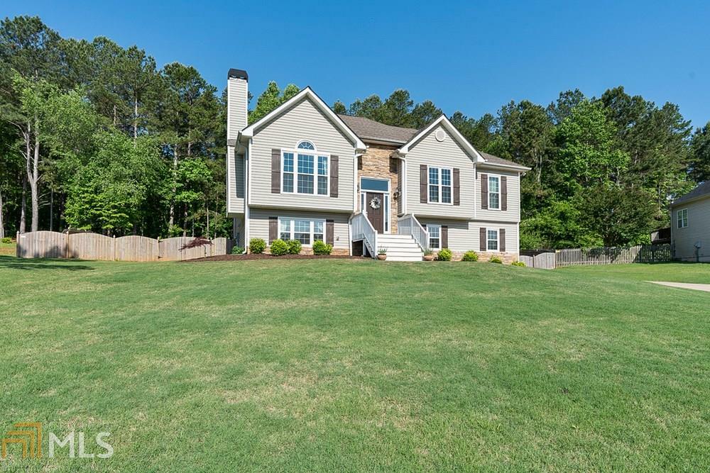 Property Photo:  305 Bryn Brooke Dr  GA 30534 