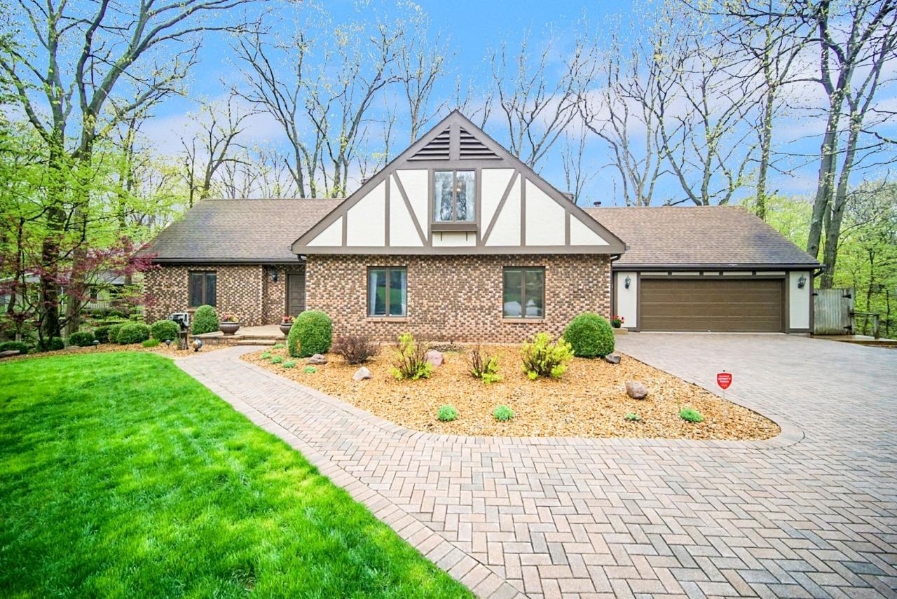 Property Photo: 138 Brockton Place IN 46385