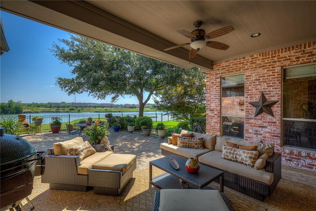 Property Photo: 724 Windsong Lane TX 75032