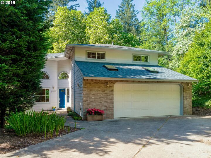 5907 SW Yamhill St  Portland OR 97221 photo