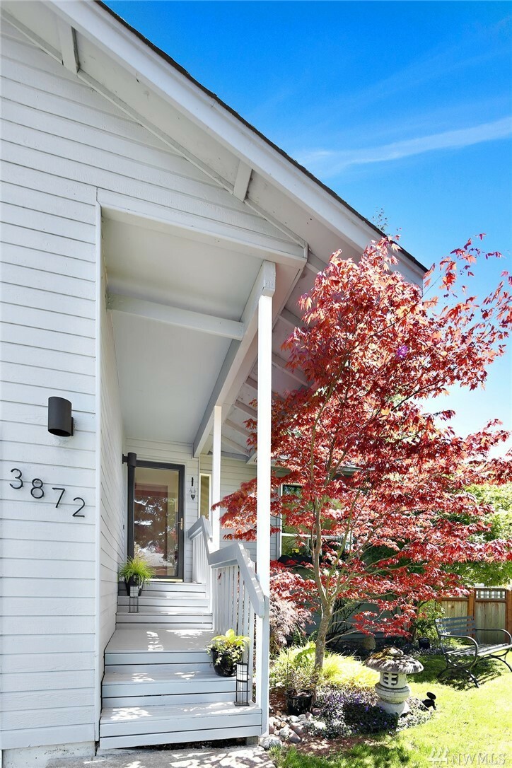 Property Photo:  3872 Levitt St  WA 98226 