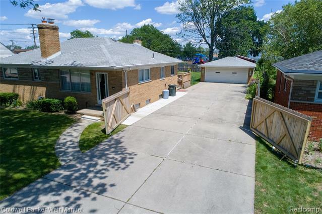 Property Photo: 20111 Elizabeth Street MI 48080