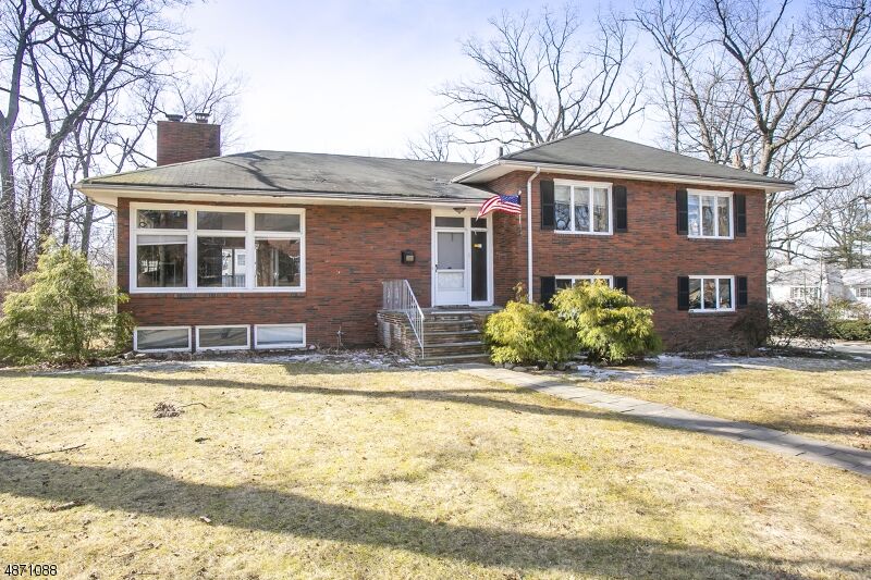 Property Photo: 8 Foster Ct NJ 07079