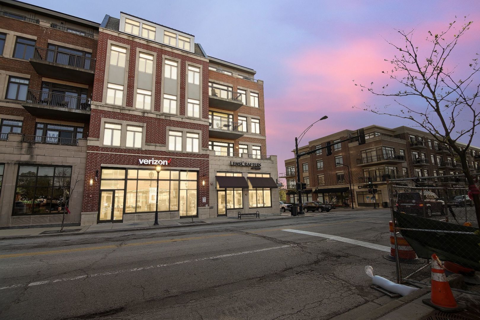 Property Photo:  120 N Northwest Highway 204  IL 60068 