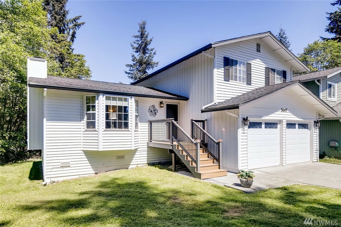 Property Photo: 5007 122nd St SE WA 98208