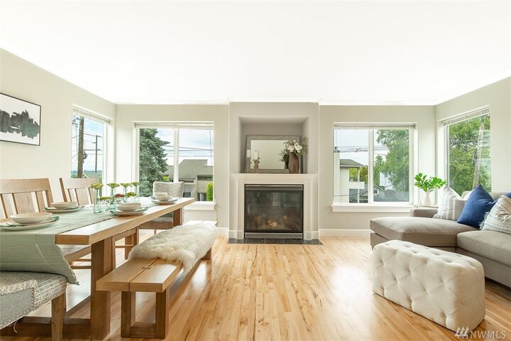 Property Photo:  150 W Florentia St B  WA 98119 