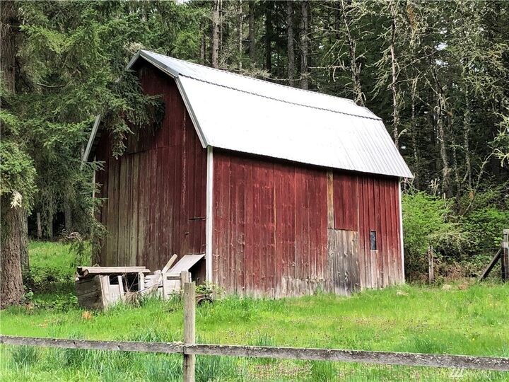 Property Photo:  4110 NE Lincoln Rd  WA 98370 