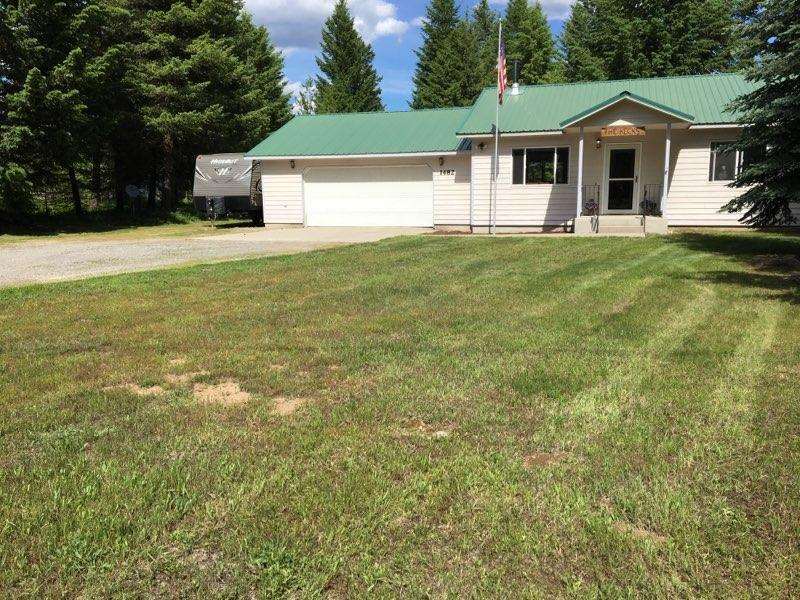 Property Photo:  1482 Green Rd  WA 99156 