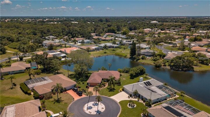 Property Photo:  1113 Buttonwood Court  FL 34293 