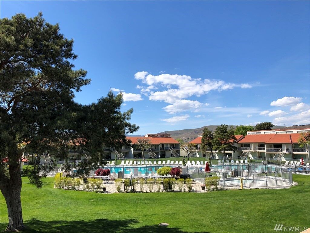 Property Photo: 8903 Crescent Bar Road NW 104 WA 98848