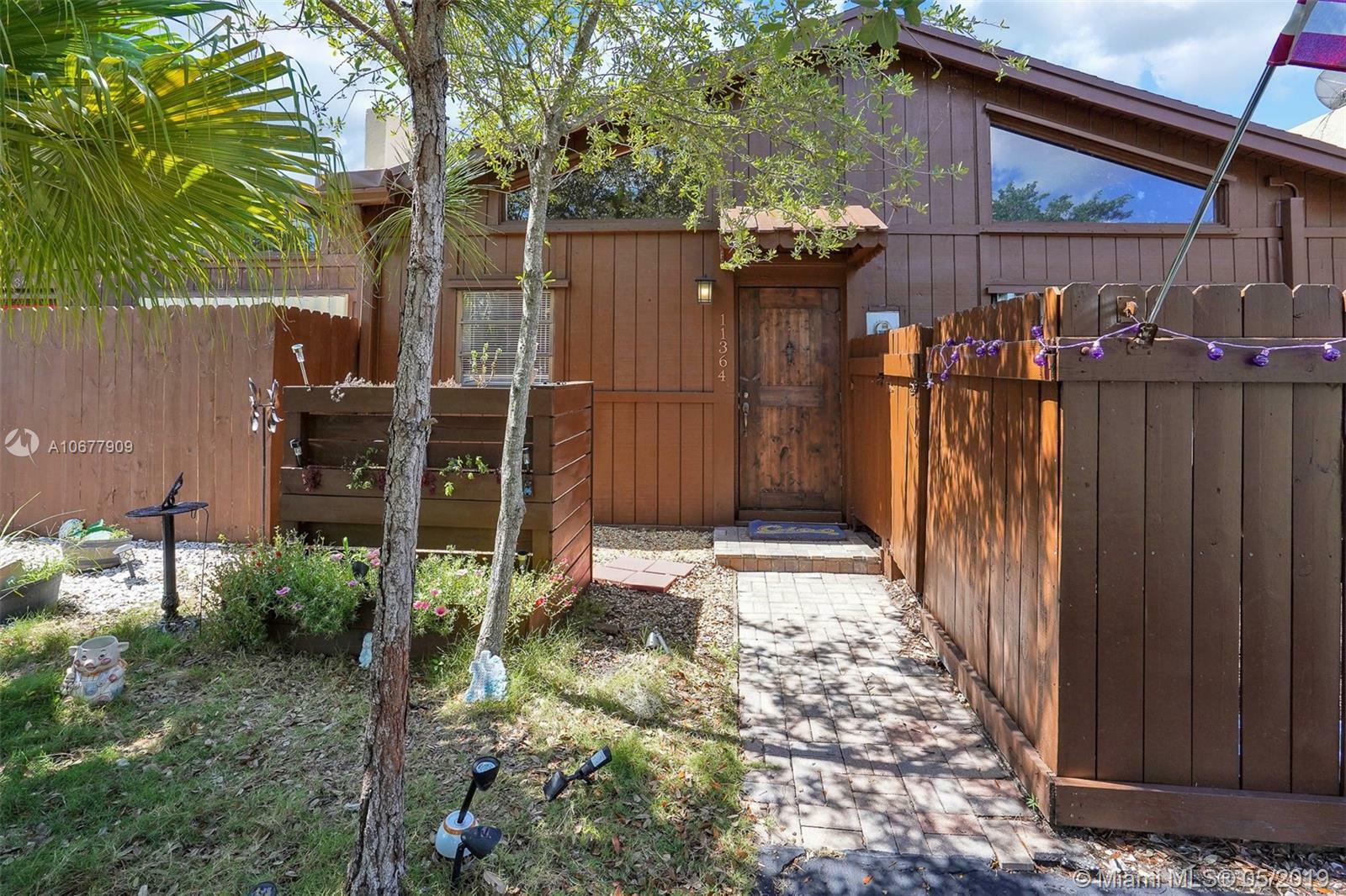 Property Photo:  11364 SW 112th Cir Ln S 11364  FL 33176 