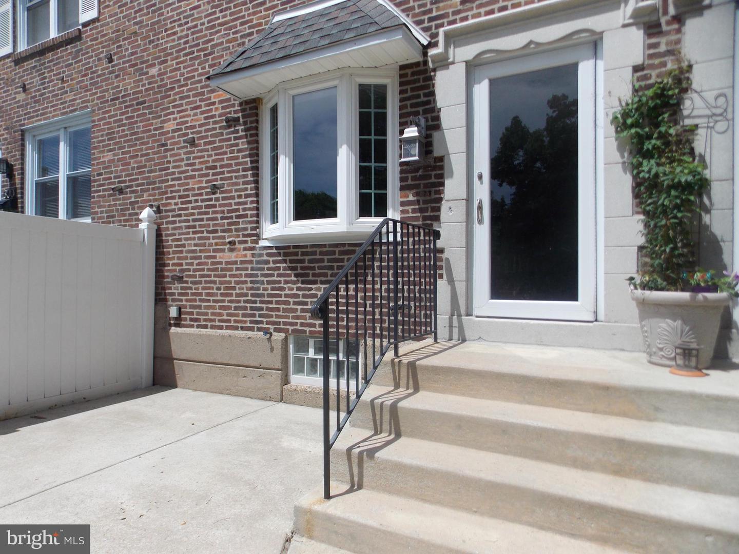Property Photo: 302 Gramercy Drive PA 19018