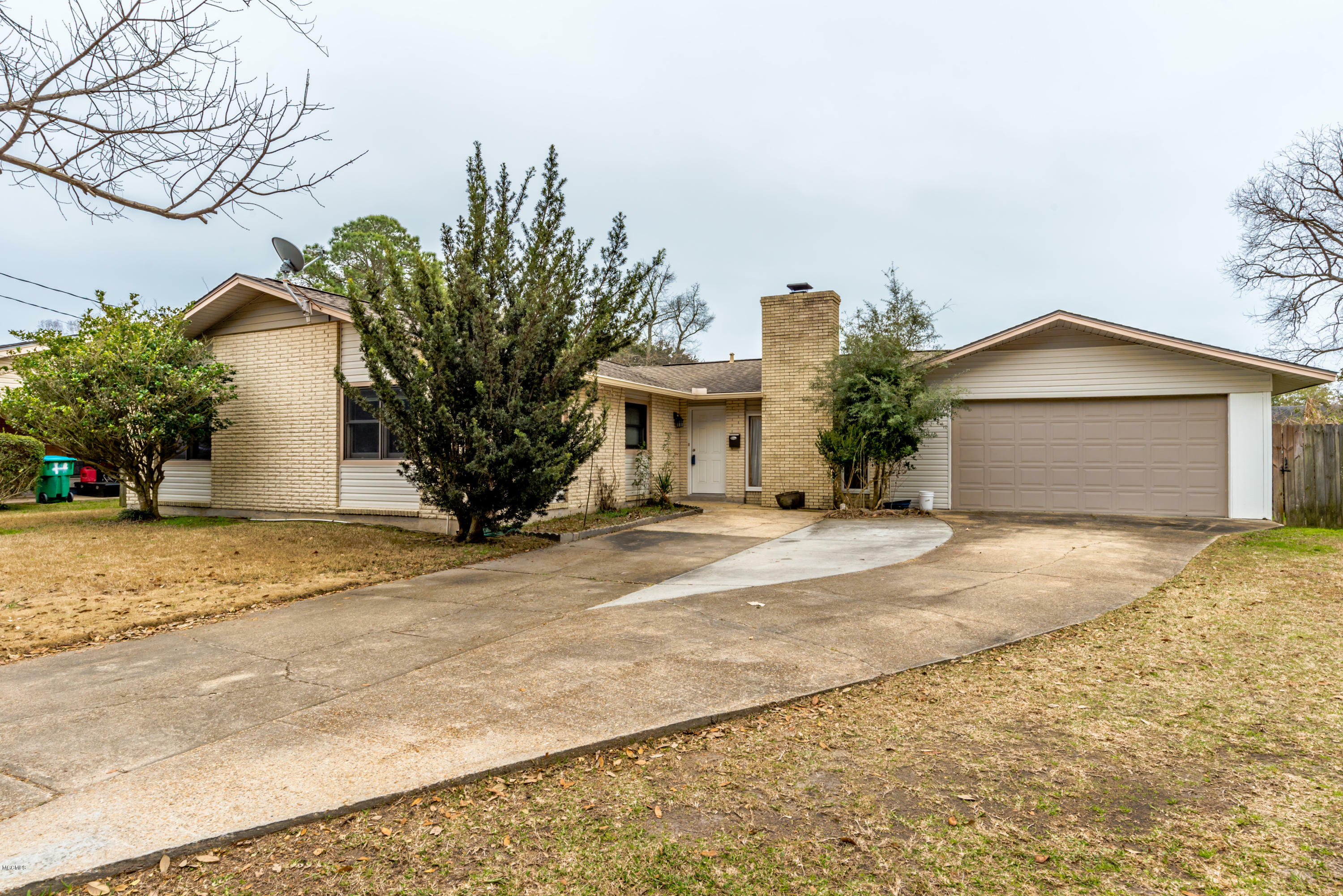 Property Photo: 6 Concord Place MS 39507