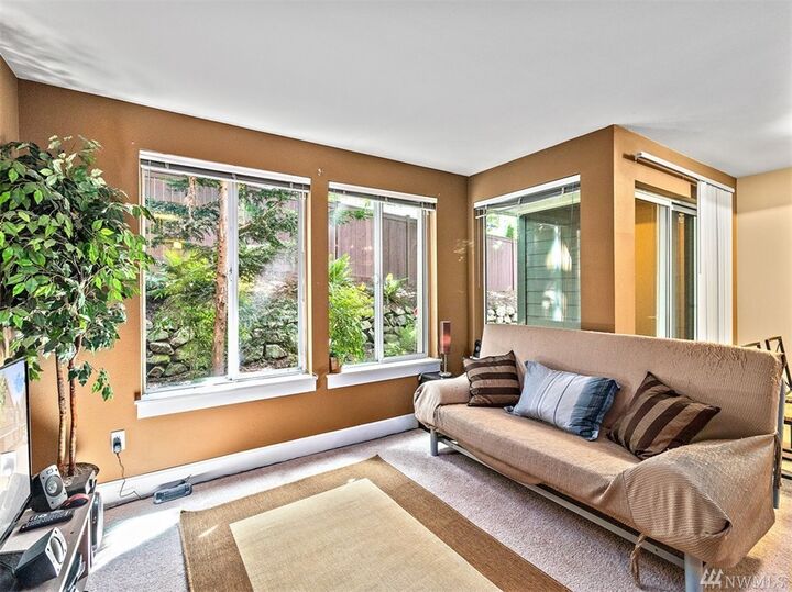 Property Photo:  300 N 130th St 3102  WA 98133 