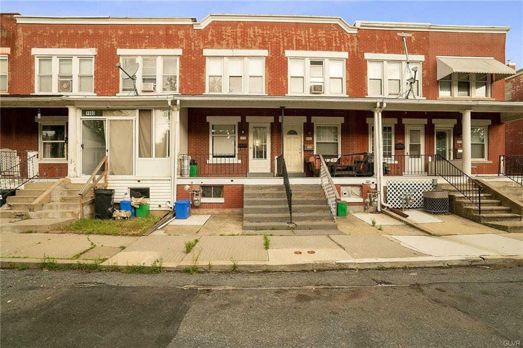 Property Photo:  1958 Glendale Avenue  PA 18018 