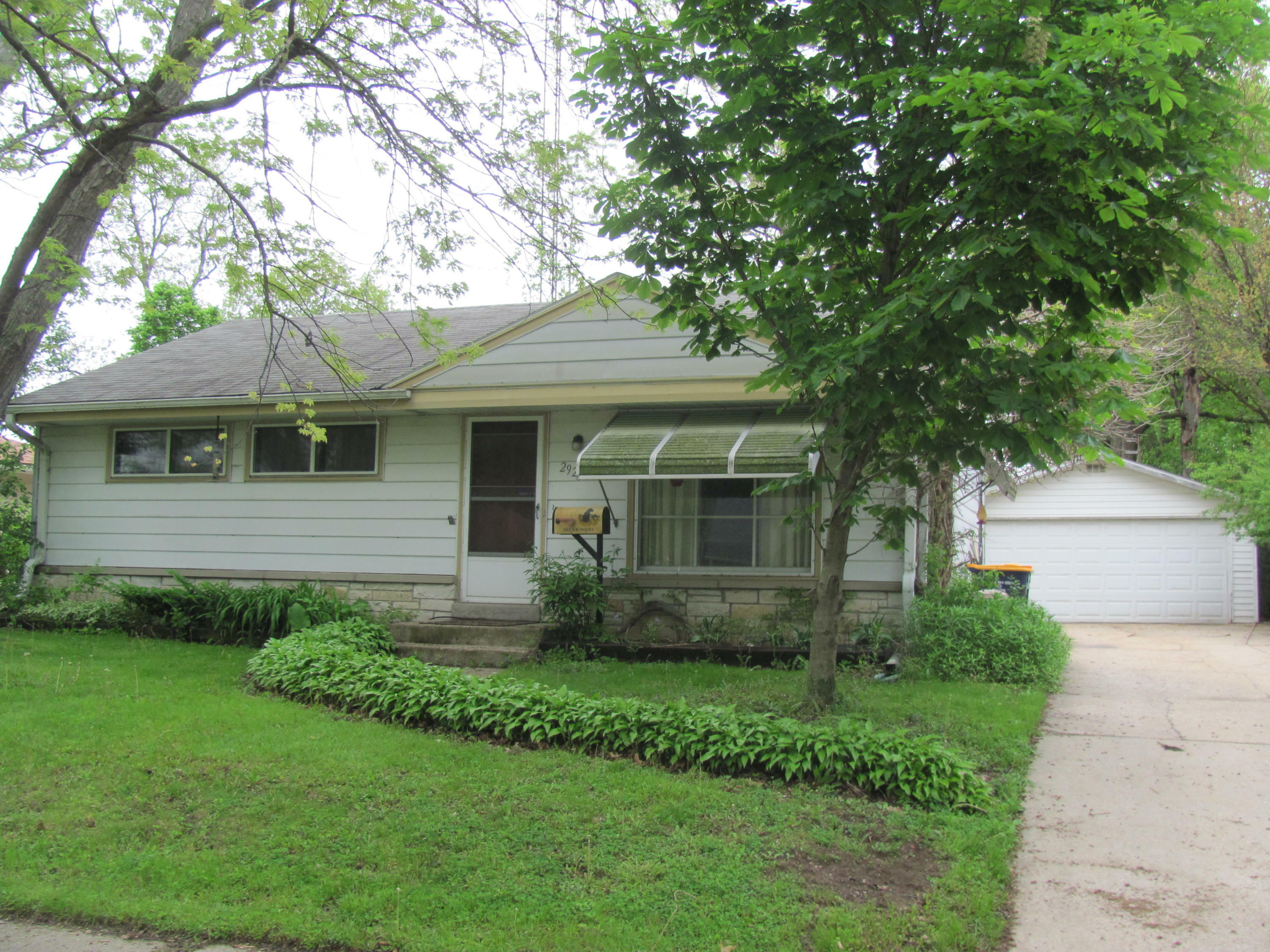 Property Photo:  2928 S 105th St  WI 53227 