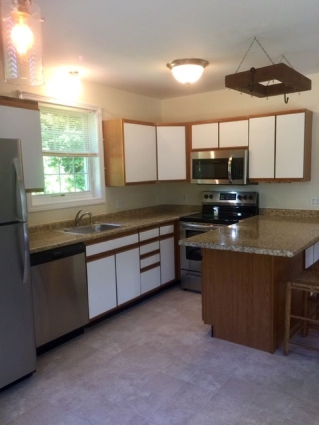 Property Photo: 5 Baxter Lane NH 03054