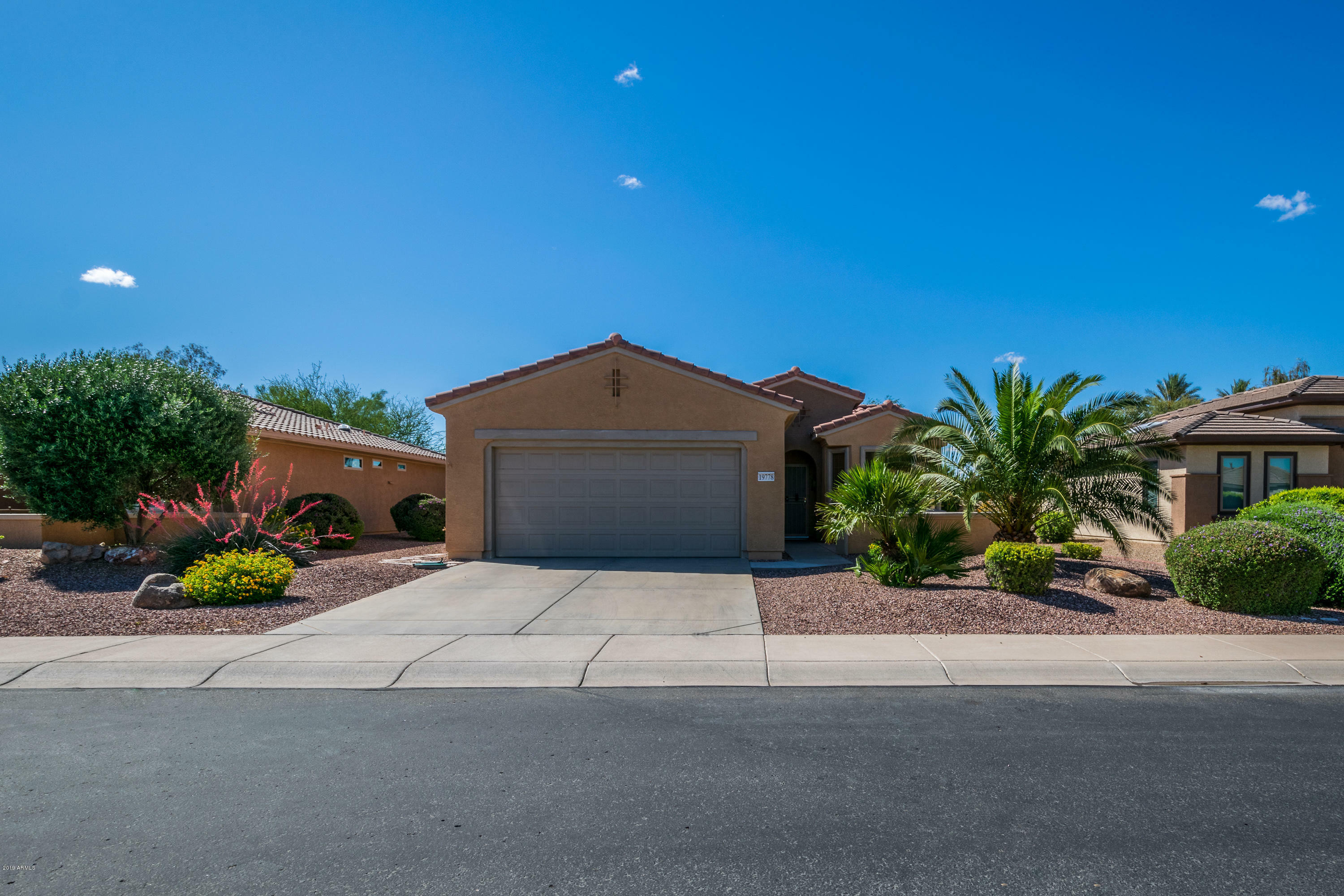 Property Photo:  19778 N Hidden Ridge Drive  AZ 85374 