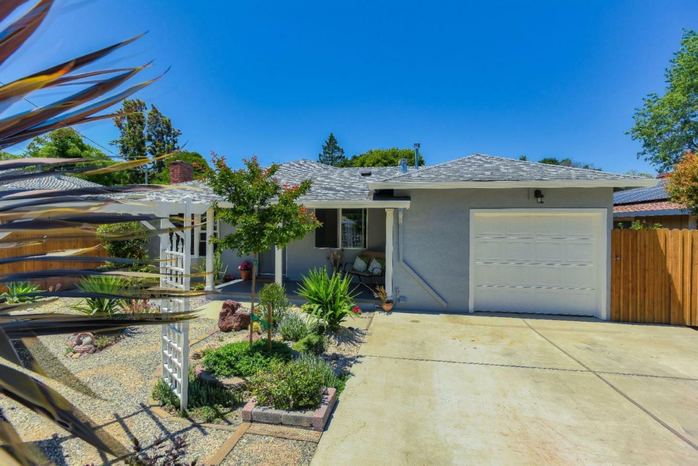 Property Photo:  2061 Addison Avenue  CA 94303 