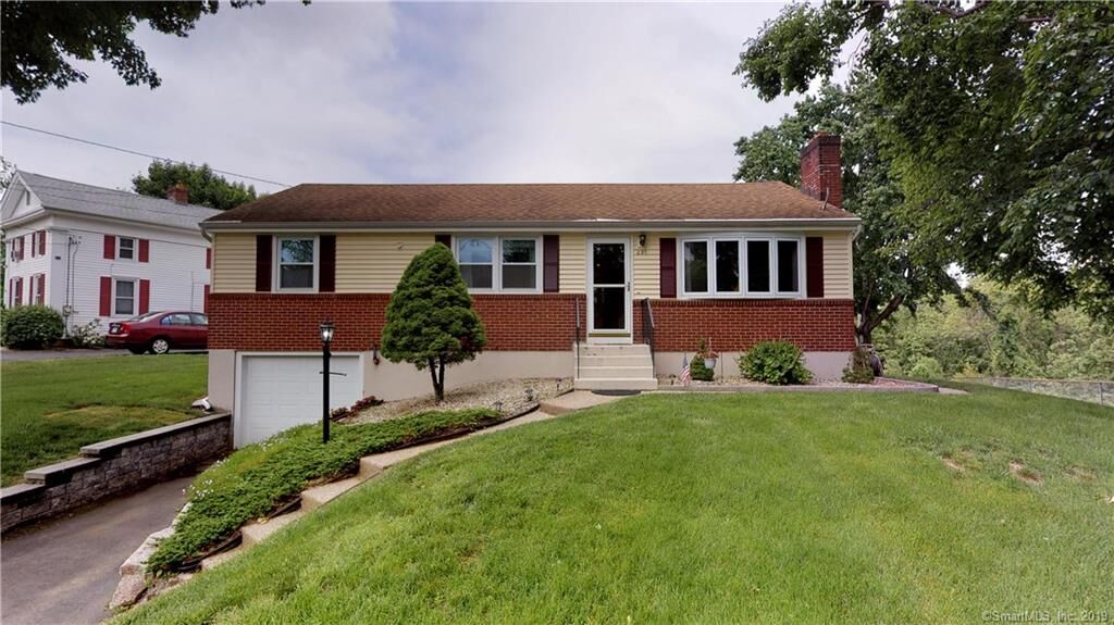 Property Photo:  291 King Street  CT 06108 