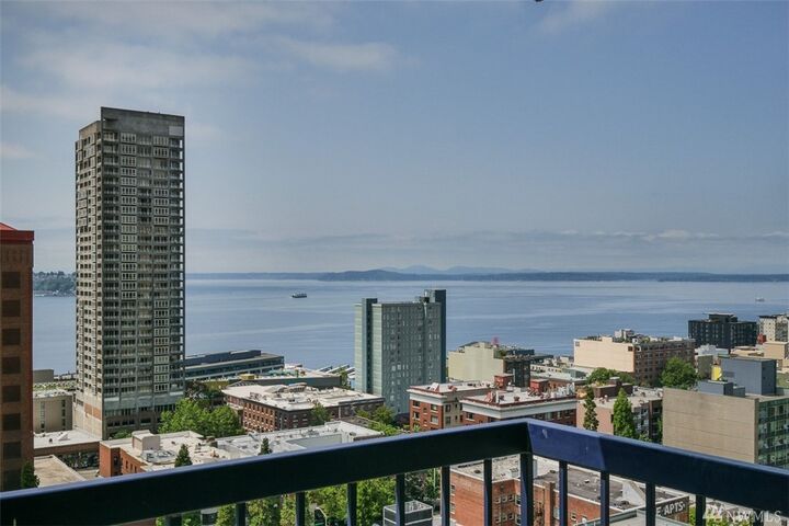 Property Photo:  2100 3rd Ave 1802  WA 98121 