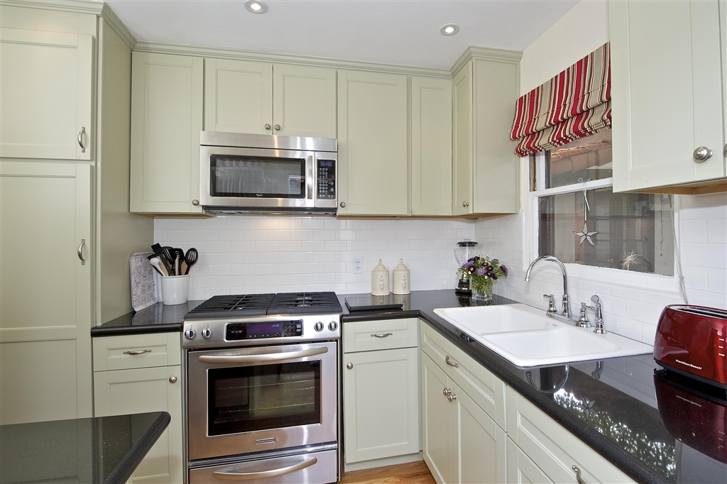 Property Photo: 474 G Ave CA 92118