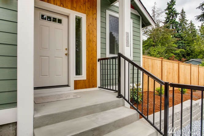 Property Photo:  235 S 126th St  WA 98168 