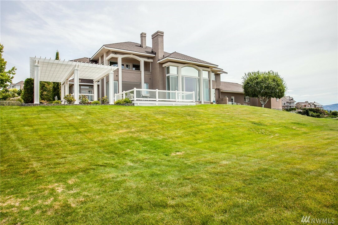 Property Photo:  2460 Twin Peaks View  WA 98802 