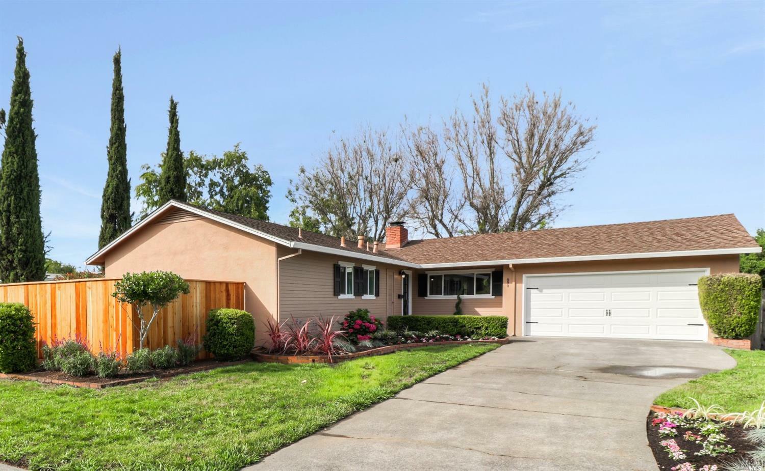 Property Photo:  491 Las Colindas Road  CA 94903 