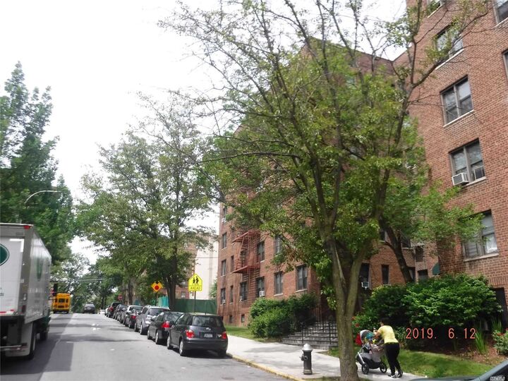 102-17 64 Road 6 E  Forest Hills NY 11375 photo