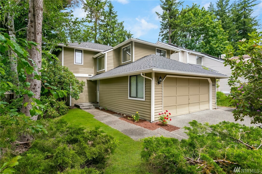 Property Photo:  24224 SE 43rd Place  WA 98029 