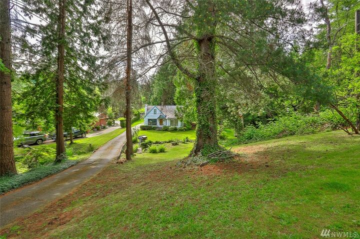 18749 23rd Ave NE  Lake Forest Park WA 98155 photo
