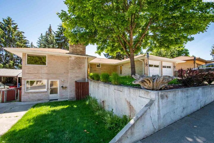 413-415 NW Sunset Drive  Pullman WA 99163 photo