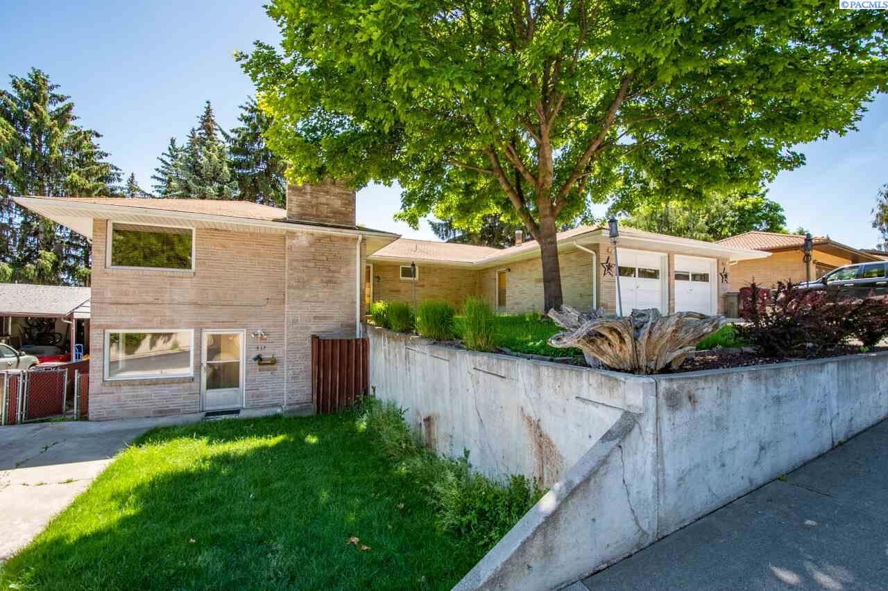 Property Photo: 413-415 NW Sunset Drive WA 99163