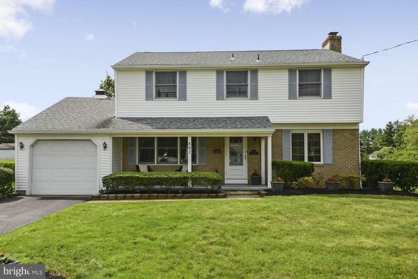 Property Photo:  802 Hilltop Road  NJ 08077 