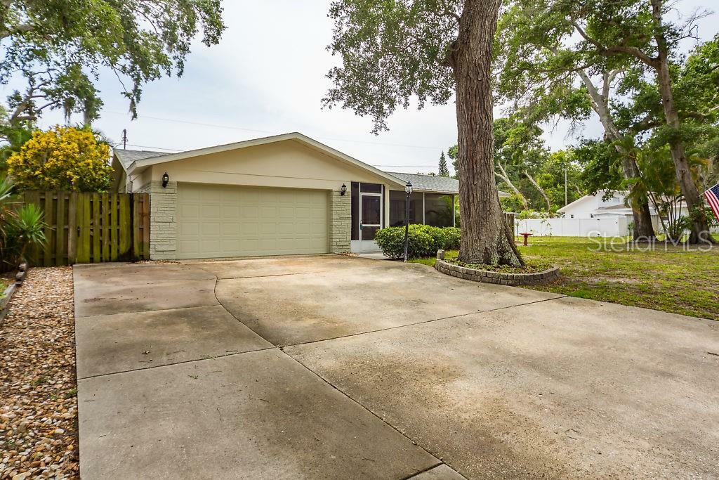 Property Photo:  9834 55th Avenue N  FL 33708 