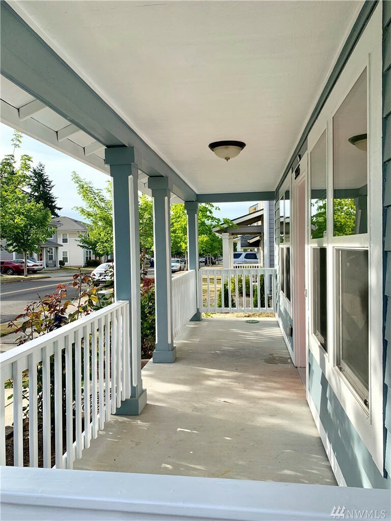Property Photo: 3955 E Roosevelt Ave WA 98404