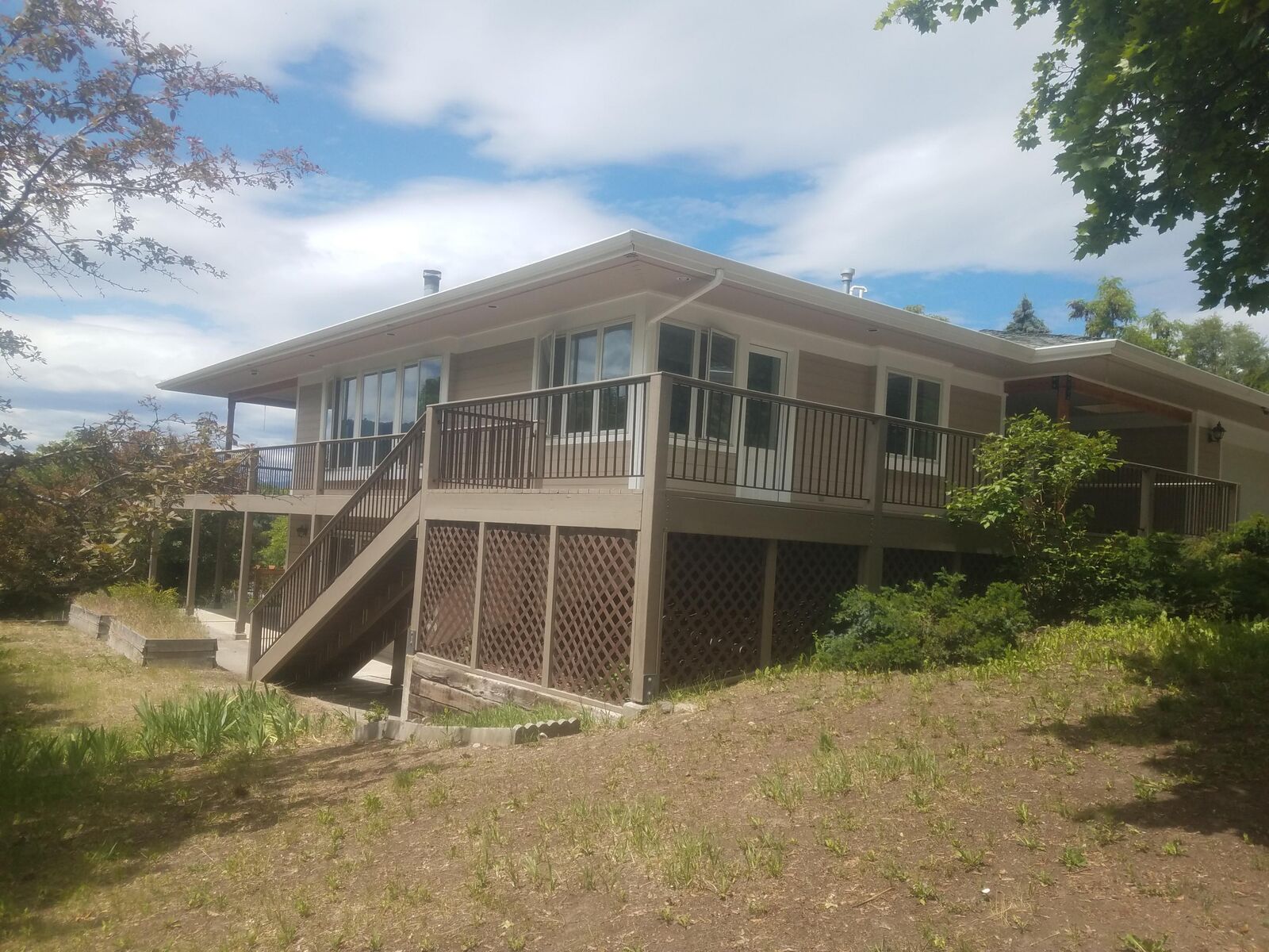 Property Photo:  1139 N Oak St  WA 99114 