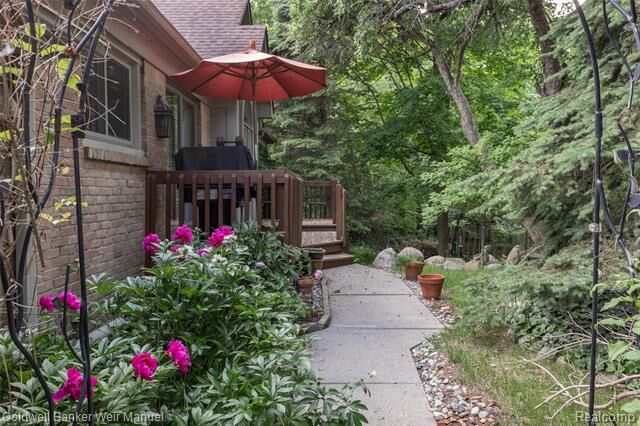 Property Photo: 37478 Legends Trail Drive MI 48331