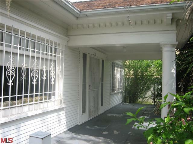 Property Photo:  235 N St Andrews Pl  CA 90004 