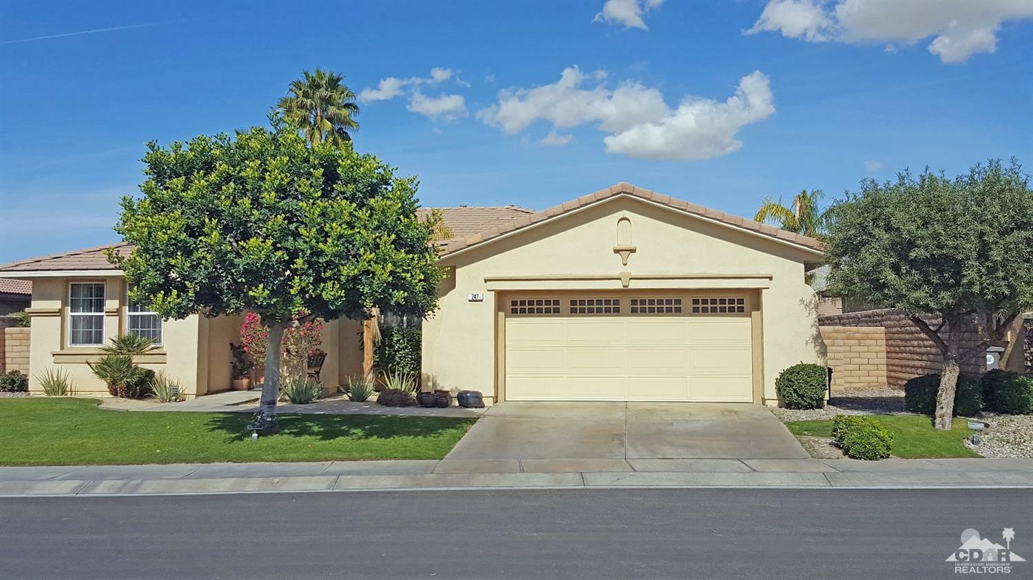 Property Photo: 247 Via San Lucia CA 92270