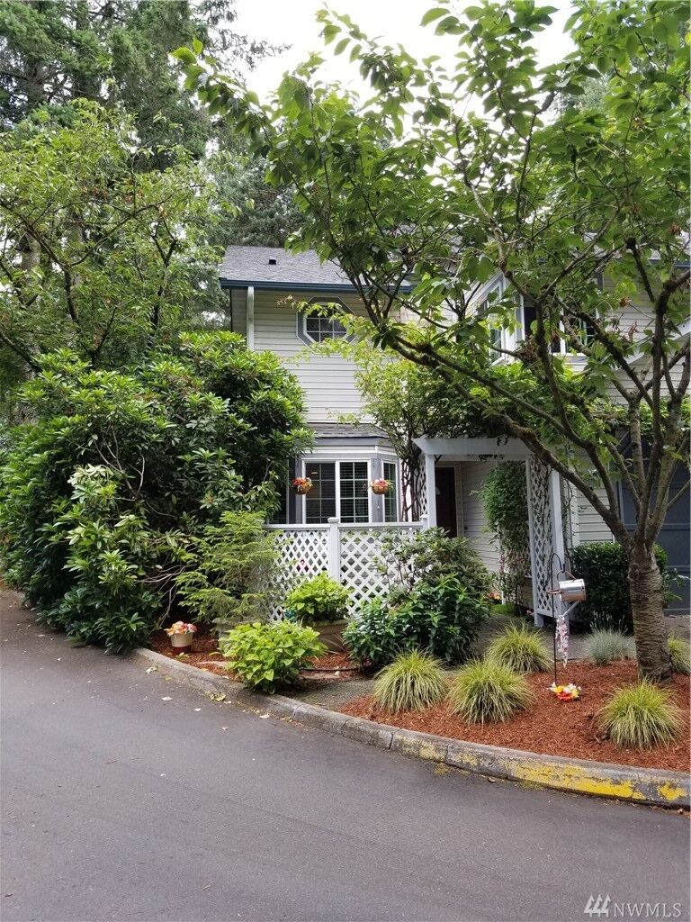 Property Photo: 2801 NE 195th St 1 WA 98155