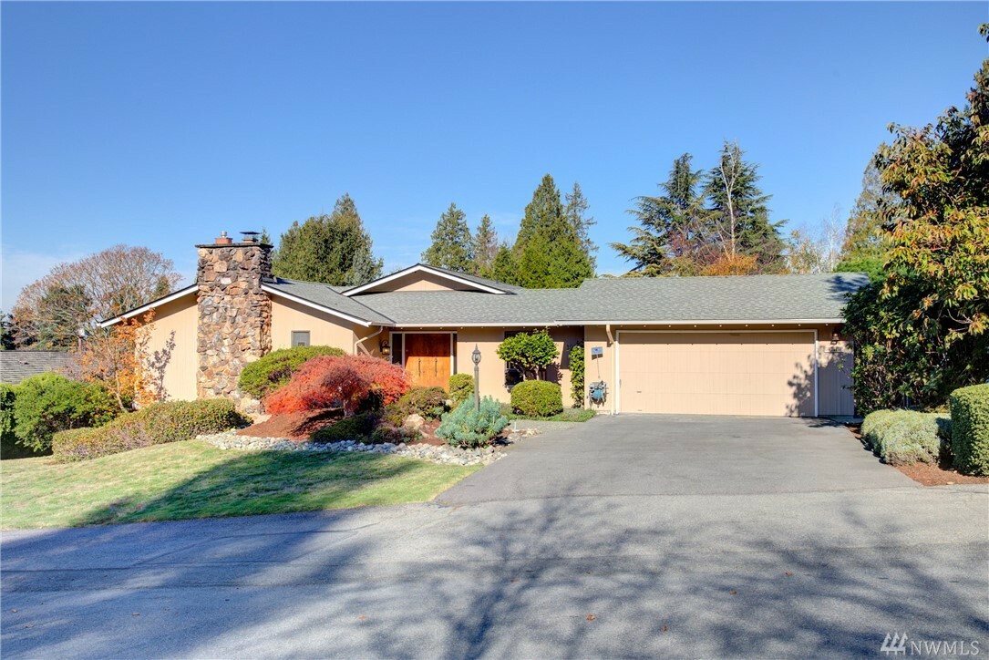 Property Photo:  9228 NE 37th Place  WA 98004 