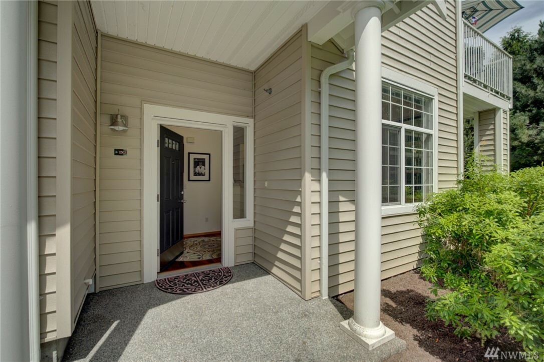 Property Photo:  1855 Trossachs Blvd SE 2502  WA 98075 